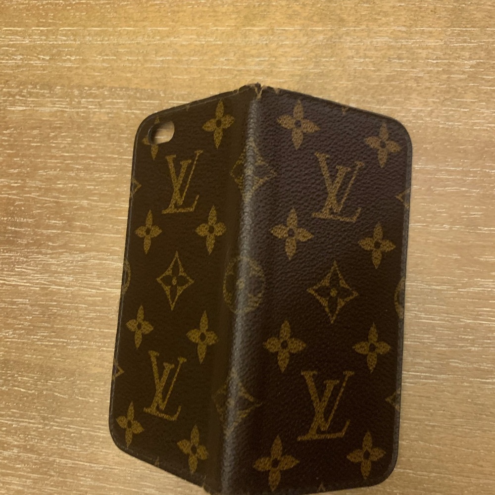 Authentic LV monogram, folio, iPhone 6 case - Picture 2 of 11